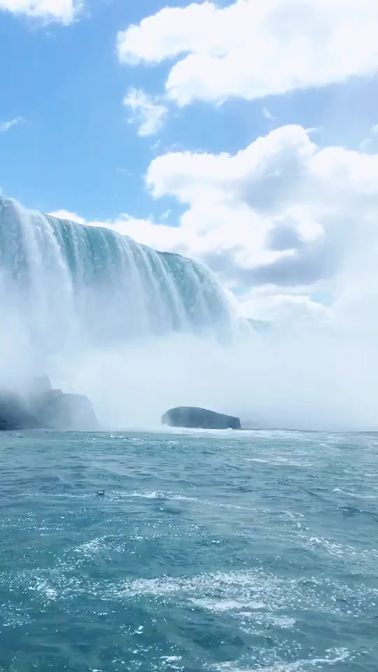 尼亚加拉瀑布下 壮观景象了解一下@{uid:1514550428526517,nick:�%