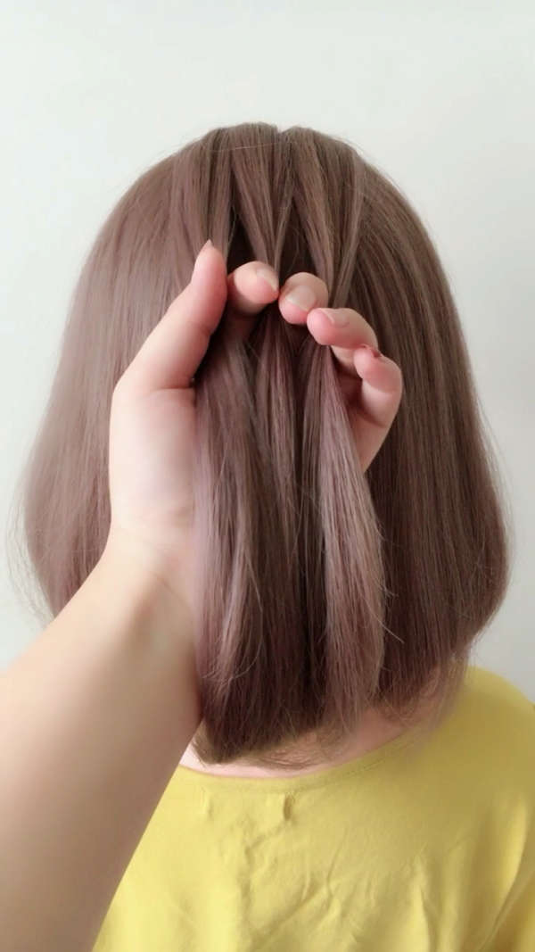 短发蜈蚣辫  萌萌哒