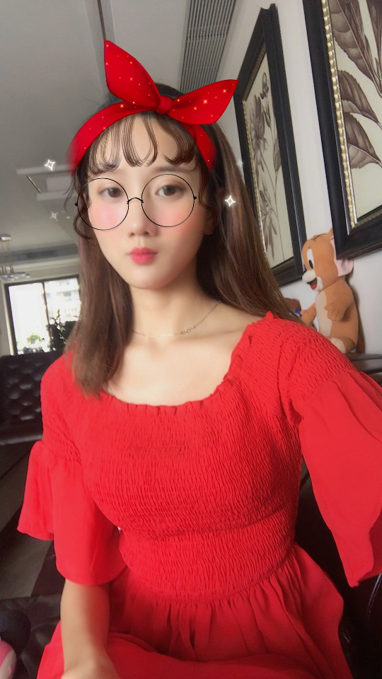 朱碧石本人土     嗨    04做我的女人好吗@{uid:1502349662339070