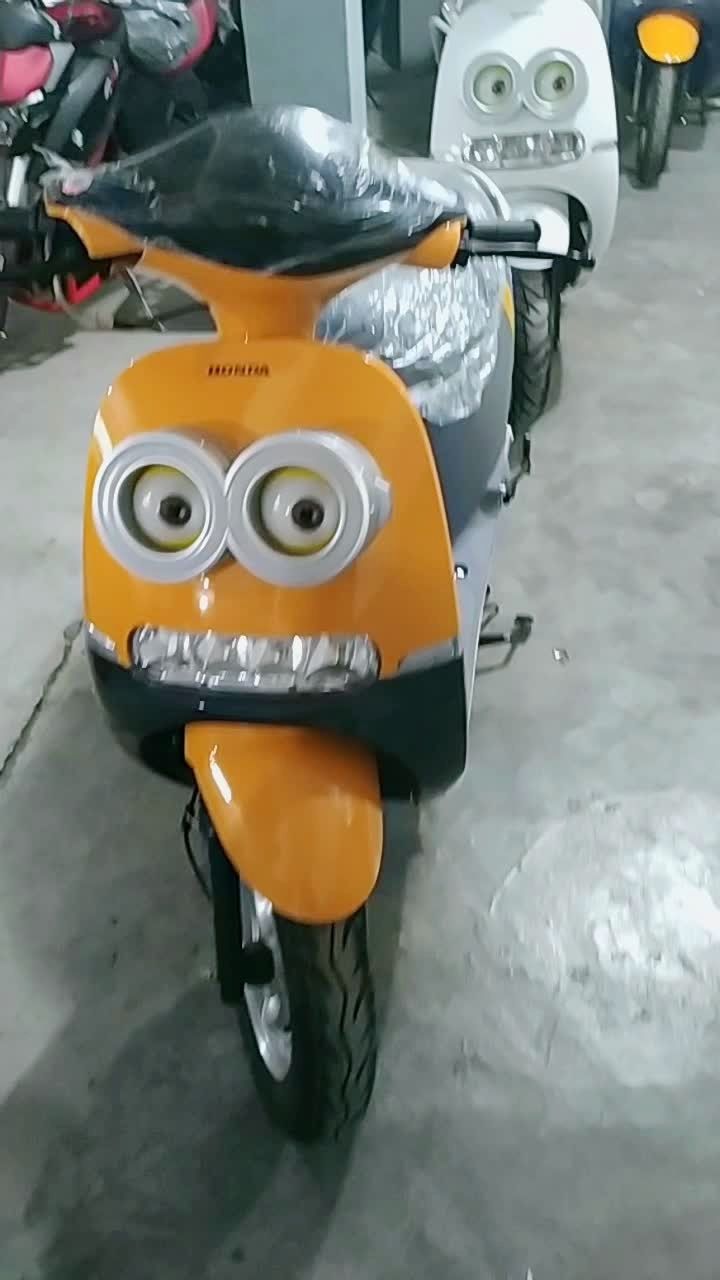 本田小黄人,轻骑省油,可爱大气,自带usb充电.