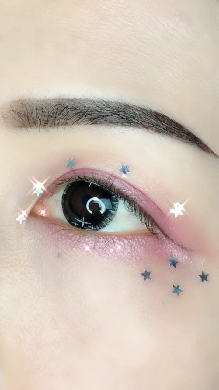 很适合拍照的星空眼妆98