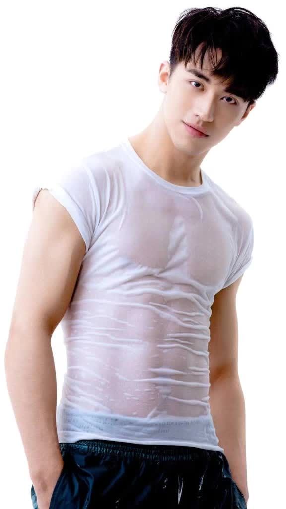 许魏洲的腹肌迷人啊