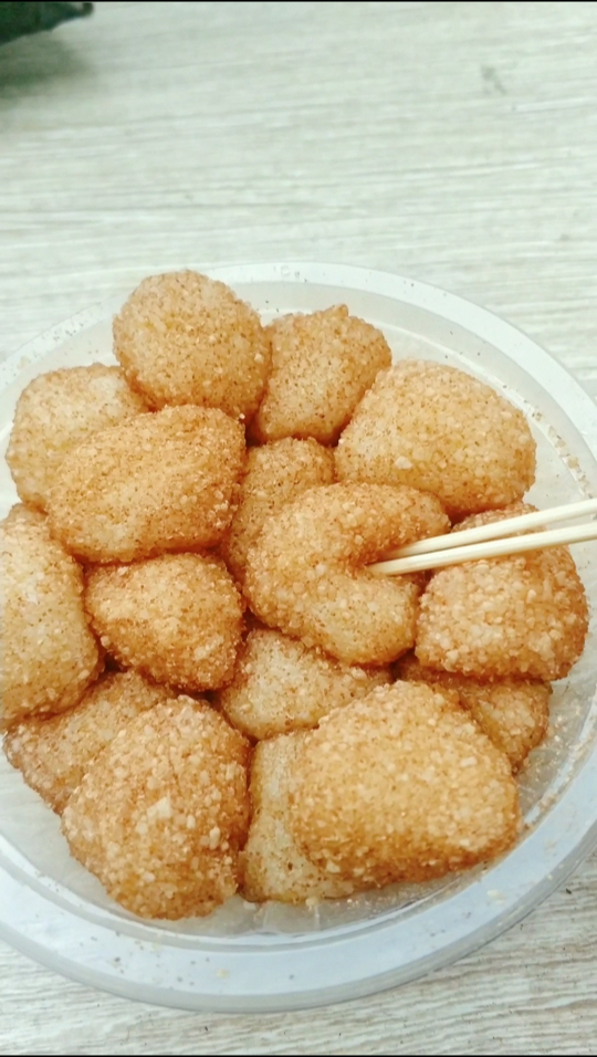 香甜小糍粑;人均:3元;推荐菜:街头手工小糍粑;推荐指数:4星