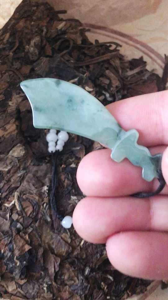 迟發牌翡翠茶刀,可爱吧!还真的能使用.