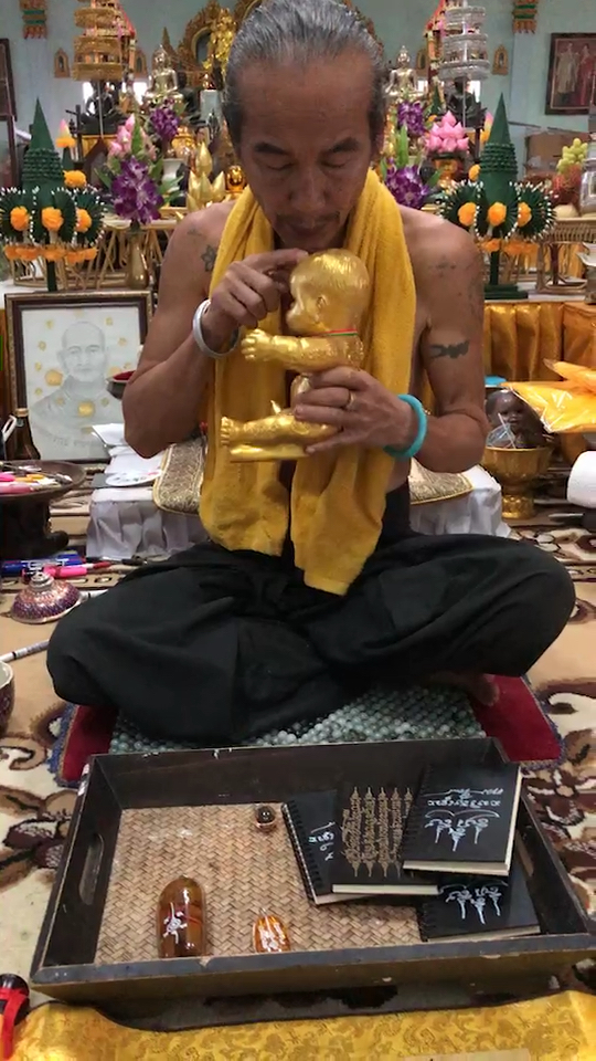 泰国9593师父阿赞力矿 加持圣物
