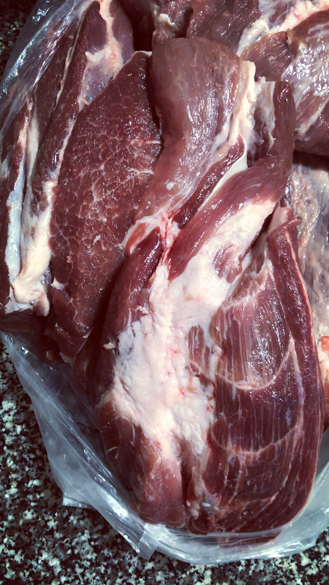 去买了10斤前腿瘦肉!再不买就要过年了!989898好重的说