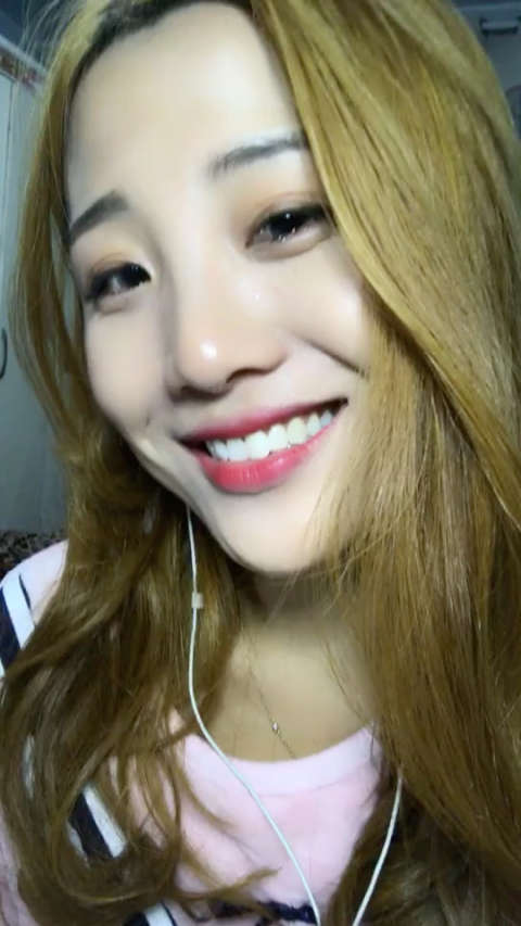 失恋了 @经纪人小微  @波多野红梅  @吸一口小奶音