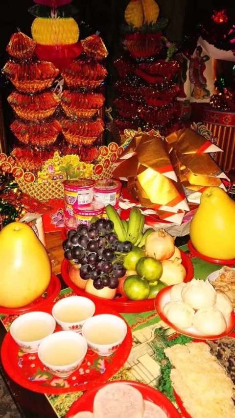 潮汕中秋夜祭拜月娘,祭品多种多样.2018/09/25