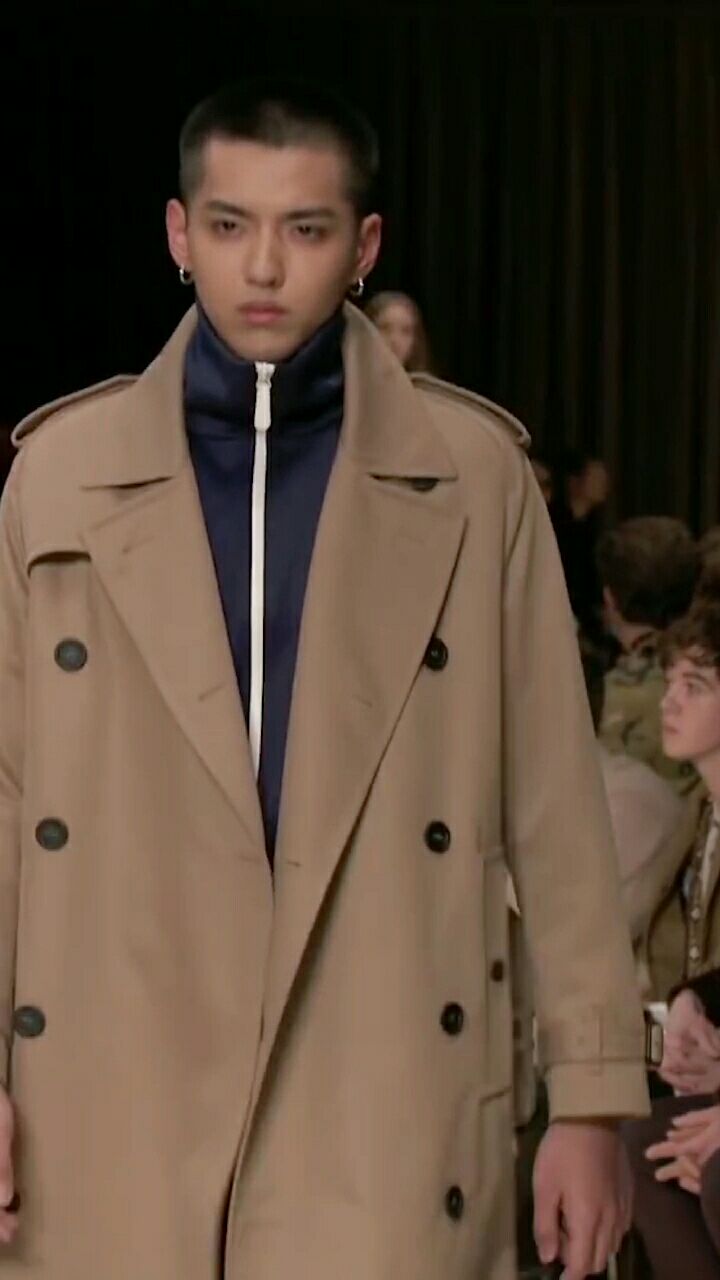 burberry menswear january 2016 吴亦凡走秀部分,吴亦凡是burberry