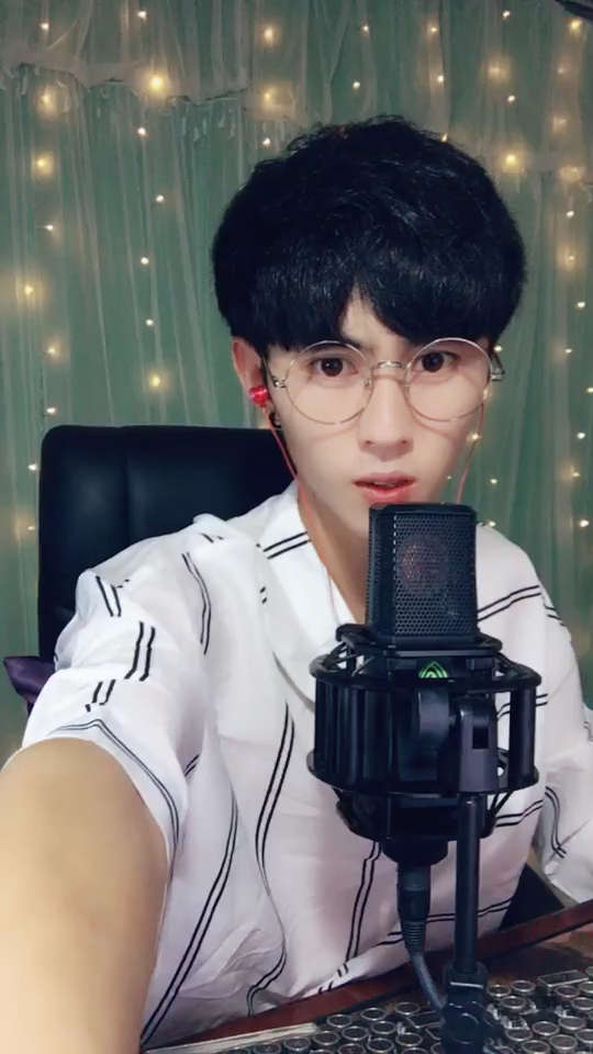 颜宇阿～ 在微视发布了一个超有趣的视频,速来前排围观!