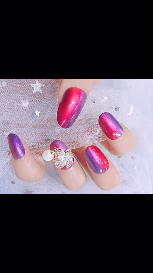 绚丽紫搭配施华洛世奇元素钻饰,任何角度任何光线下都超级美,我喜欢