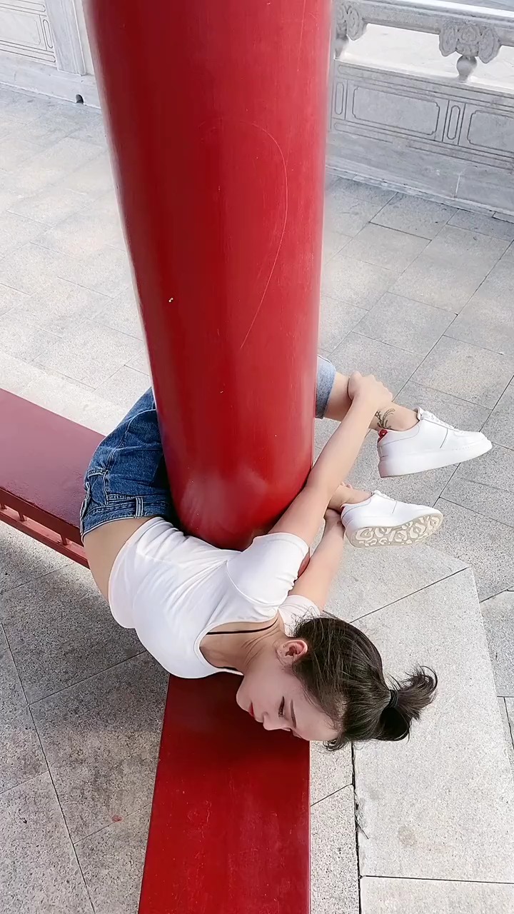 我抱柱子的姿势,是不是和你们不一样?