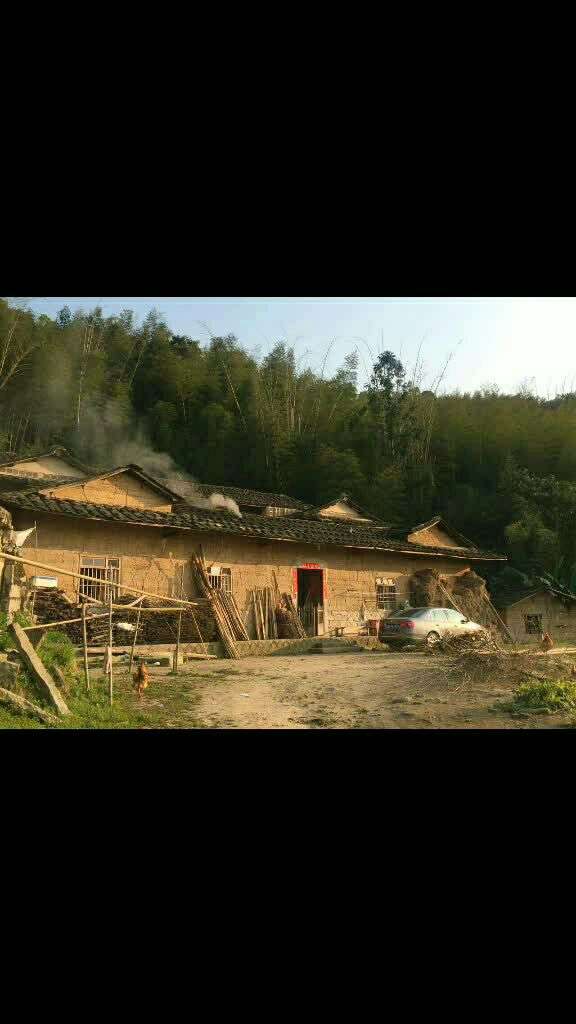 七十年的老房子翻修 装修一年了 终于完工了 等着过年大团圆