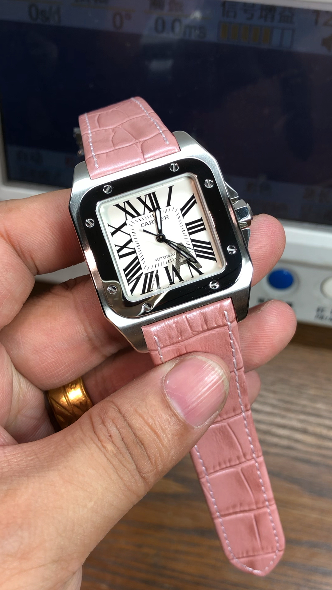 恒帝551586616 v6卡地亚山度士中号女表  最高副   全自动机械表