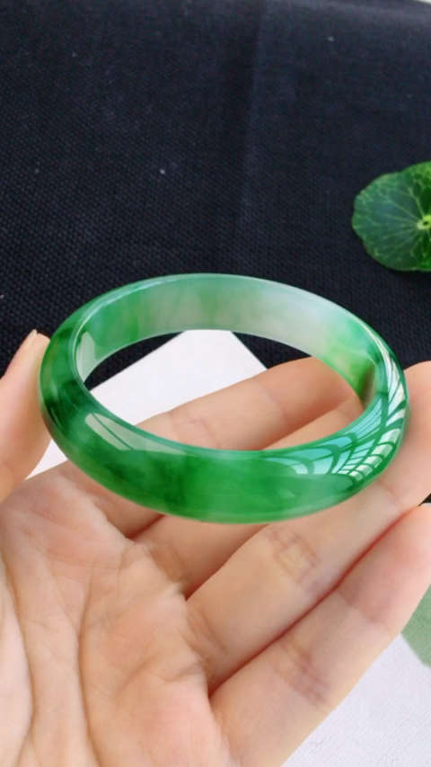 9/29/70天然a货翡翠冰种满绿宽边手镯,圈口:55.2mm,边宽:13.