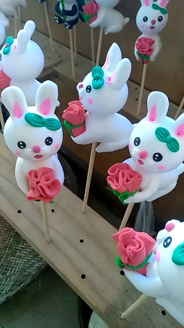 专业的捏面人969696萌萌可爱兔  有喜欢的吗?979797