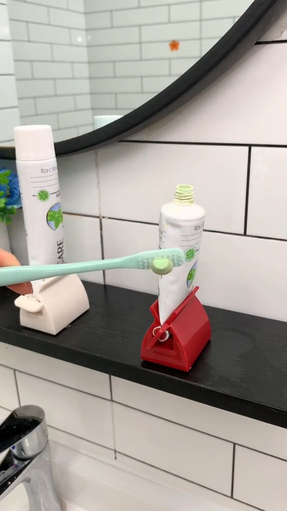 第一次见这么好用的挤牙膏神器,用不了多久就能省出一套房#好物推荐