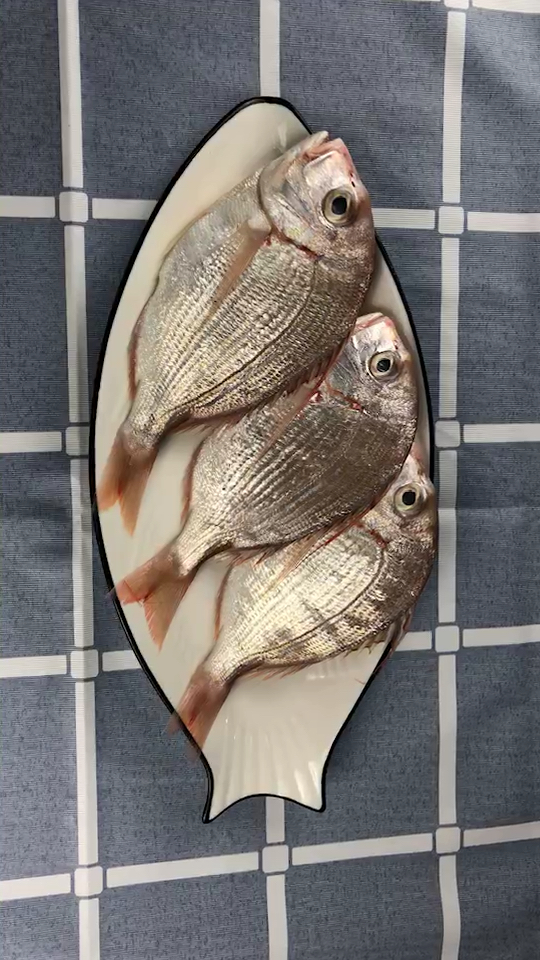 在东山岛,它不仅叫赤鯮鱼,大条的被叫为"盘仔鱼",来了东山岛吃海鲜,可