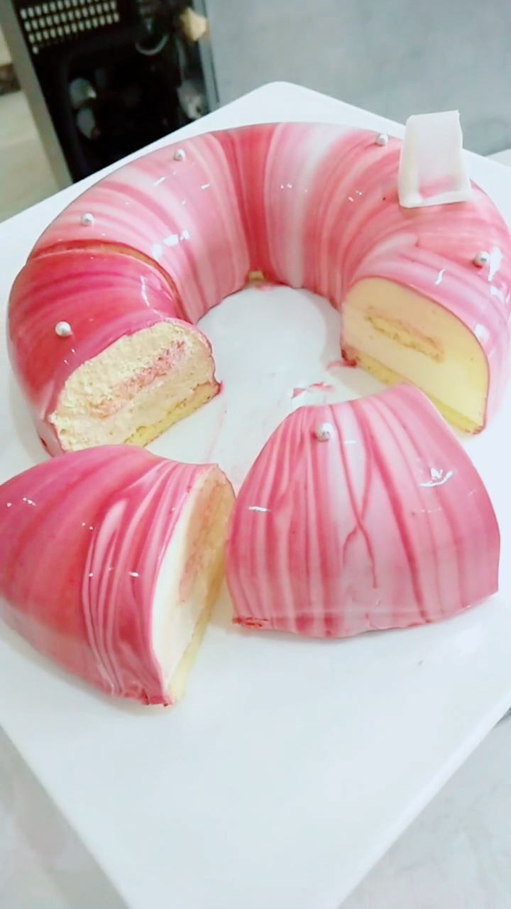 看着就养眼的淋面慕斯蛋糕