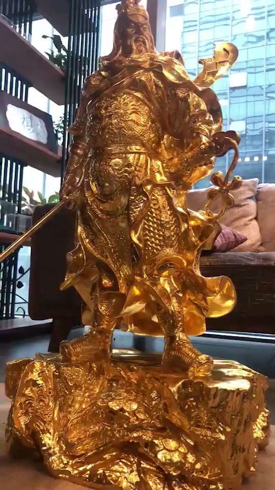 纯金打造关二爷