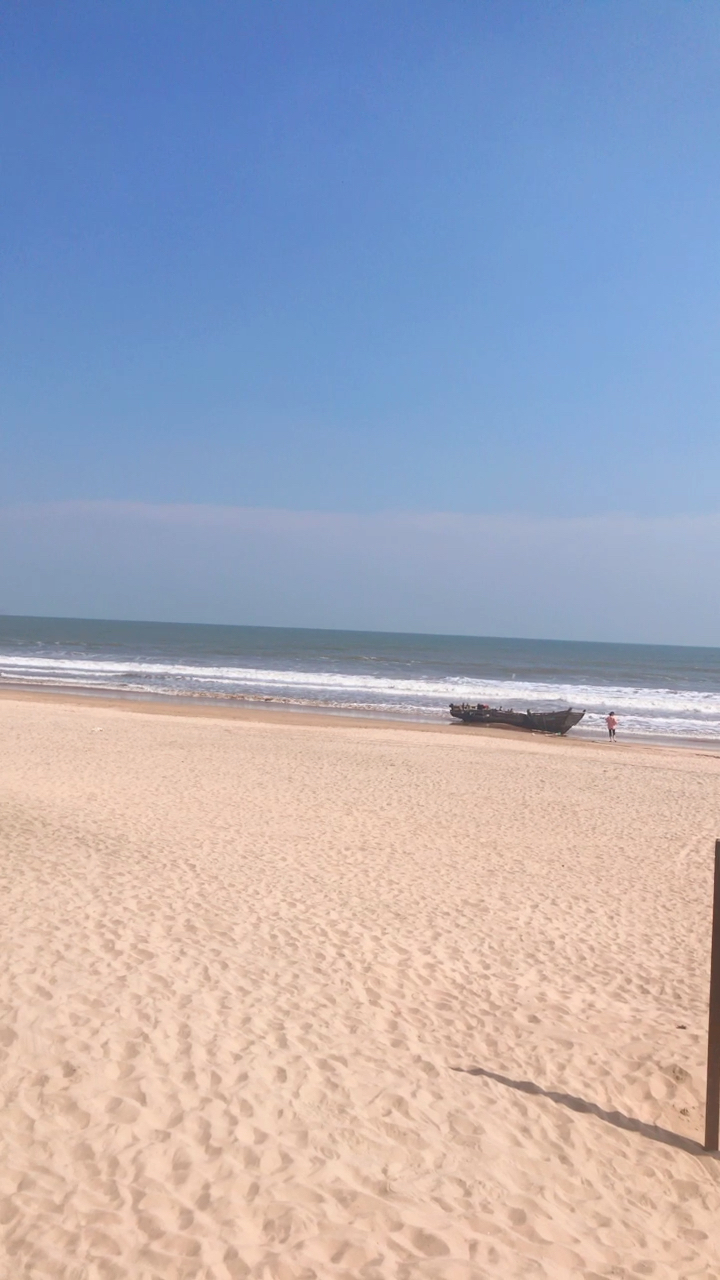 蓝天碧海金沙滩