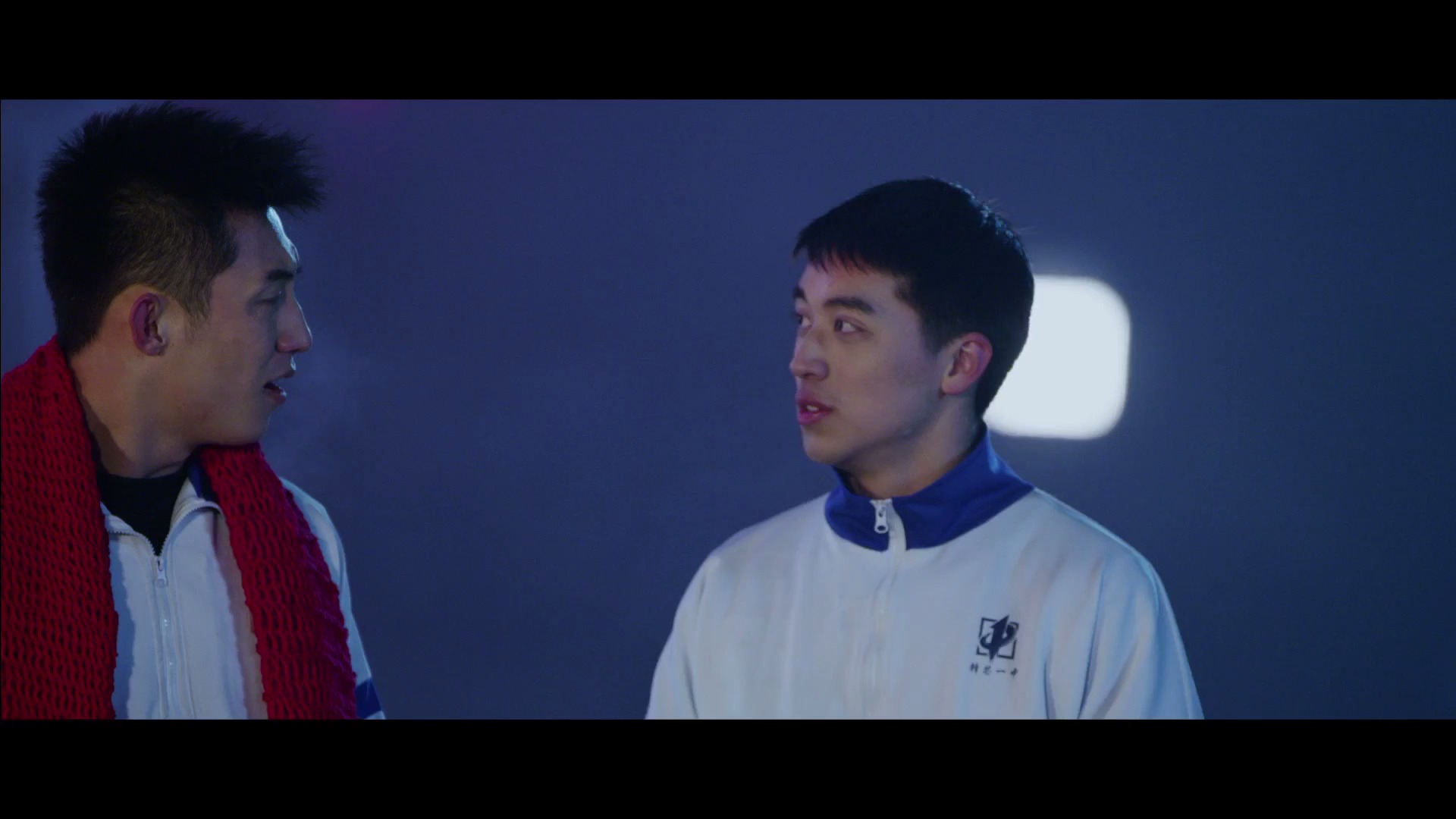 顾海对白洛因照顾细微,二人深夜醉酒石慧来电