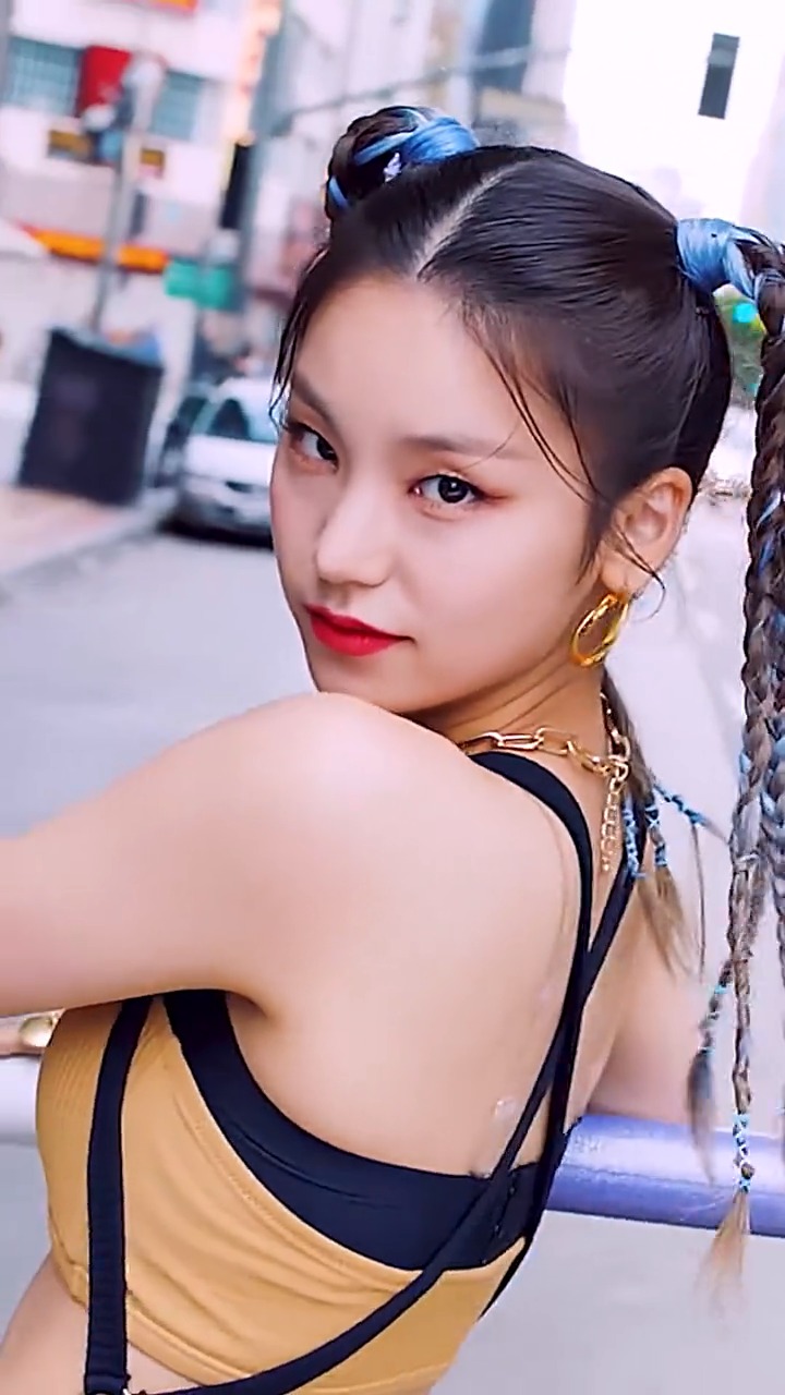 你好拽啊,我好喜欢~~~#猫系女孩 #itzy #黄礼志