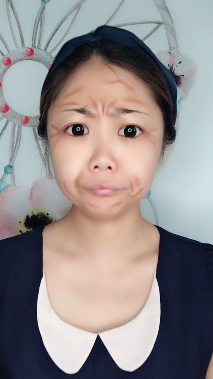 快来和我合拍吧 半脸妆,你更喜欢哪一边呢?