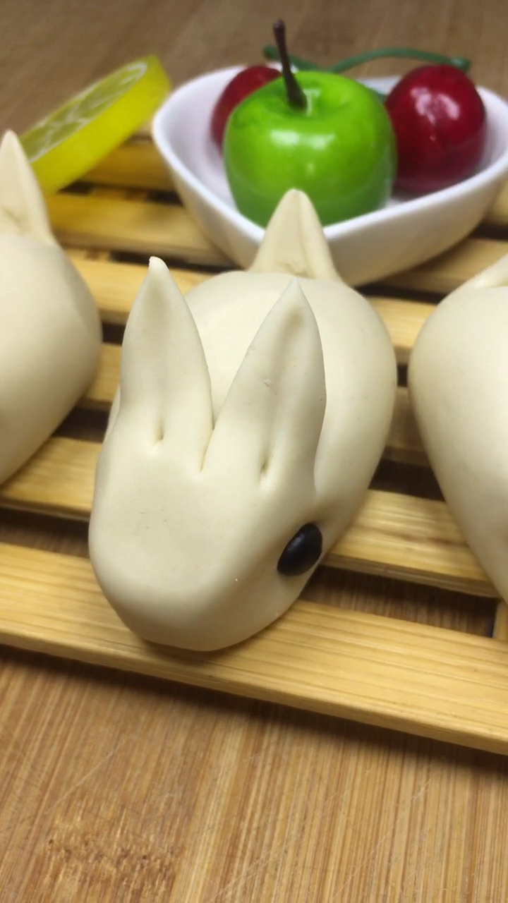 花样面点:小兔子