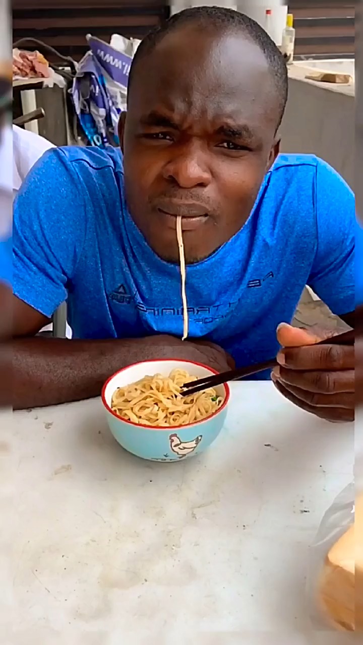 非洲人吃冰淇淋,外国人真好玩##搞笑视频