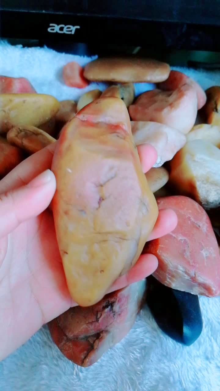 新疆戈壁滩捡的金丝玉,可雕手玩件,坠子,项链