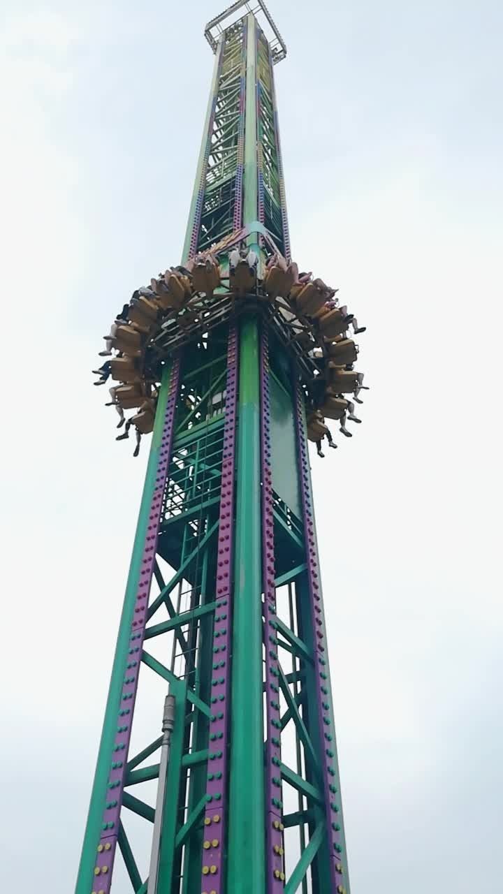 嗷嗷喊嗷嗷叫 沈阳方特太空飞梭