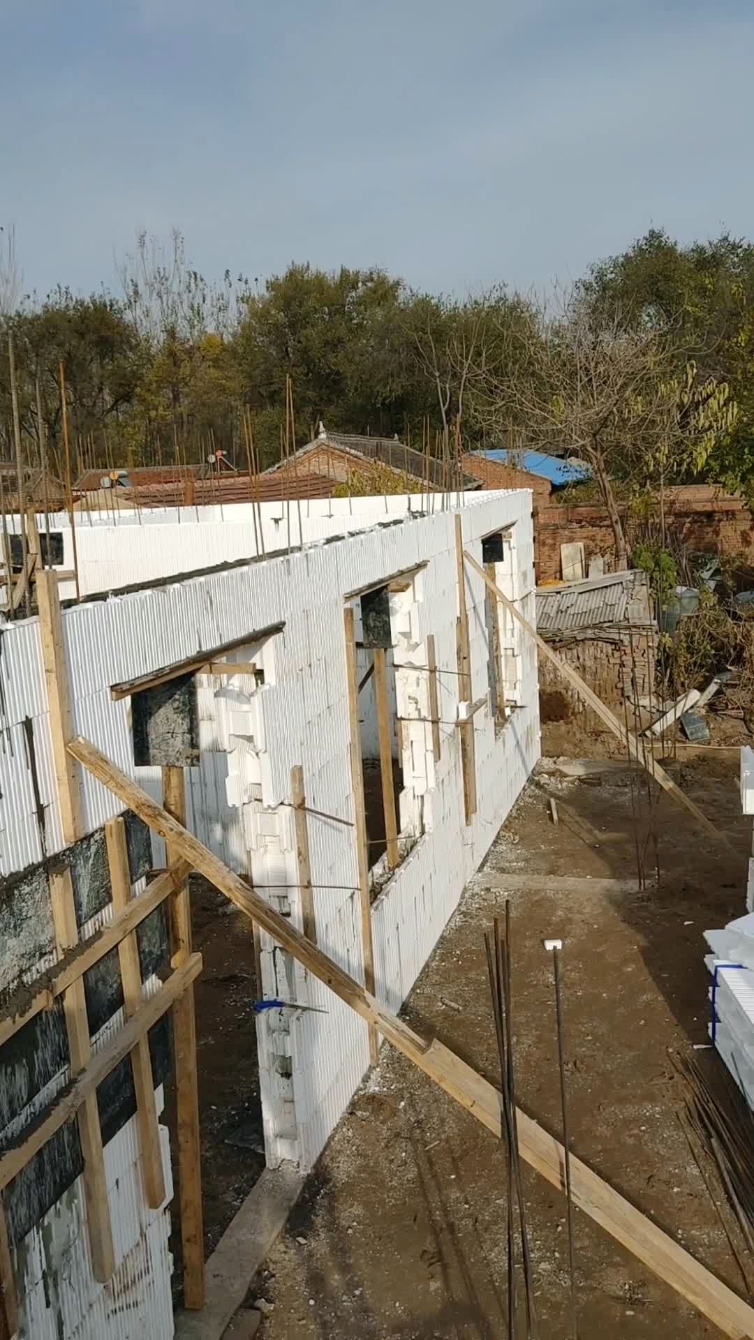 高密度保温模块建房 冬暖夏凉而且能住一百年 你敢信?