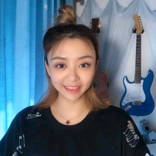 李忠永的女儿李妍羲满月歌手王艺霖送祝福