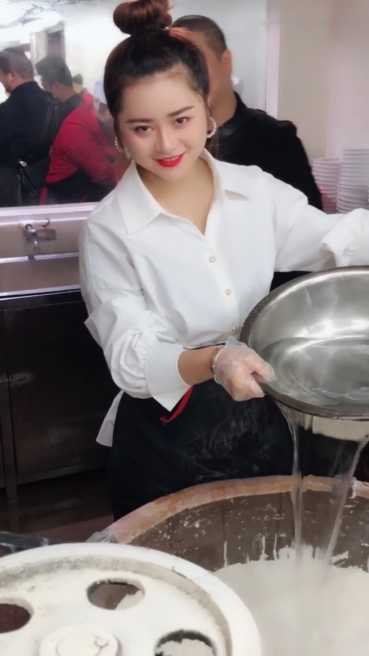 一根面西施入驻饸饹面啦. 招学员无保留教你