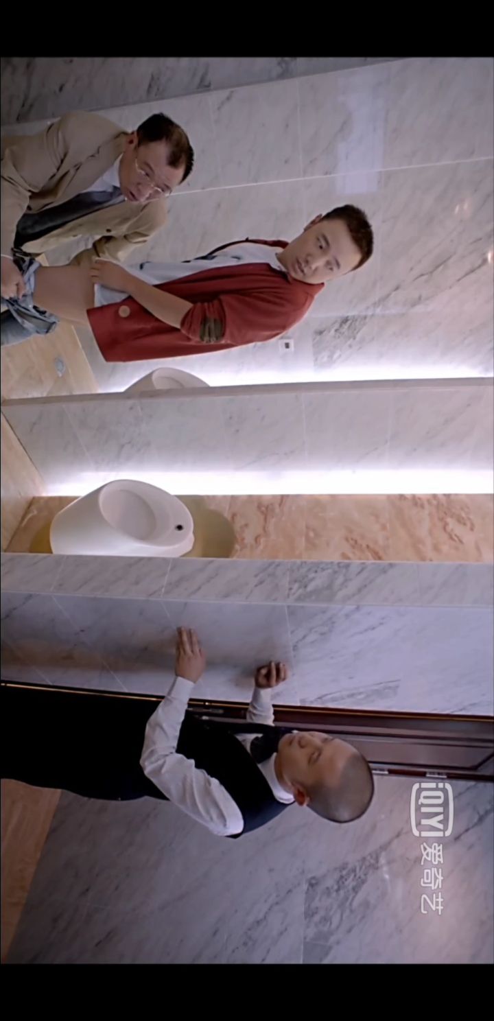 换条裤子,最尴尬就是被人家误会男男更健康.989898