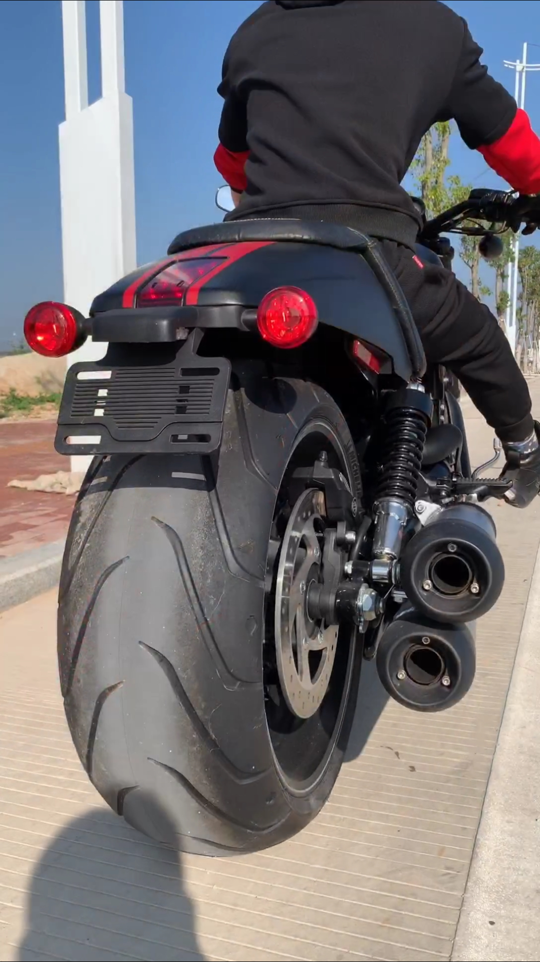 夜路德小金刚狼