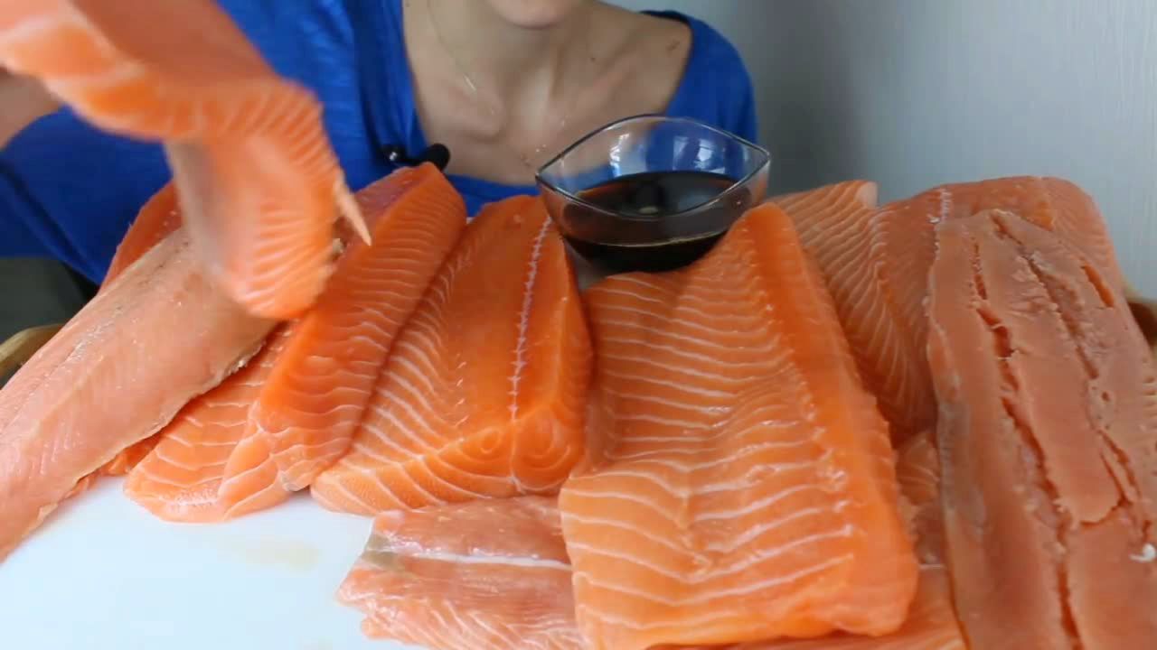 【吃播 kate yup】挑战5公斤重的生鱼片