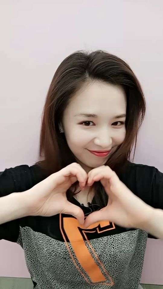 大家好,我是腾讯视频《创造101》选手菊麟,请为我加油!