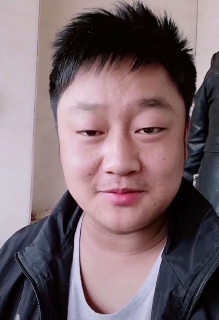 石榴哥在家招待东北的朋友 72