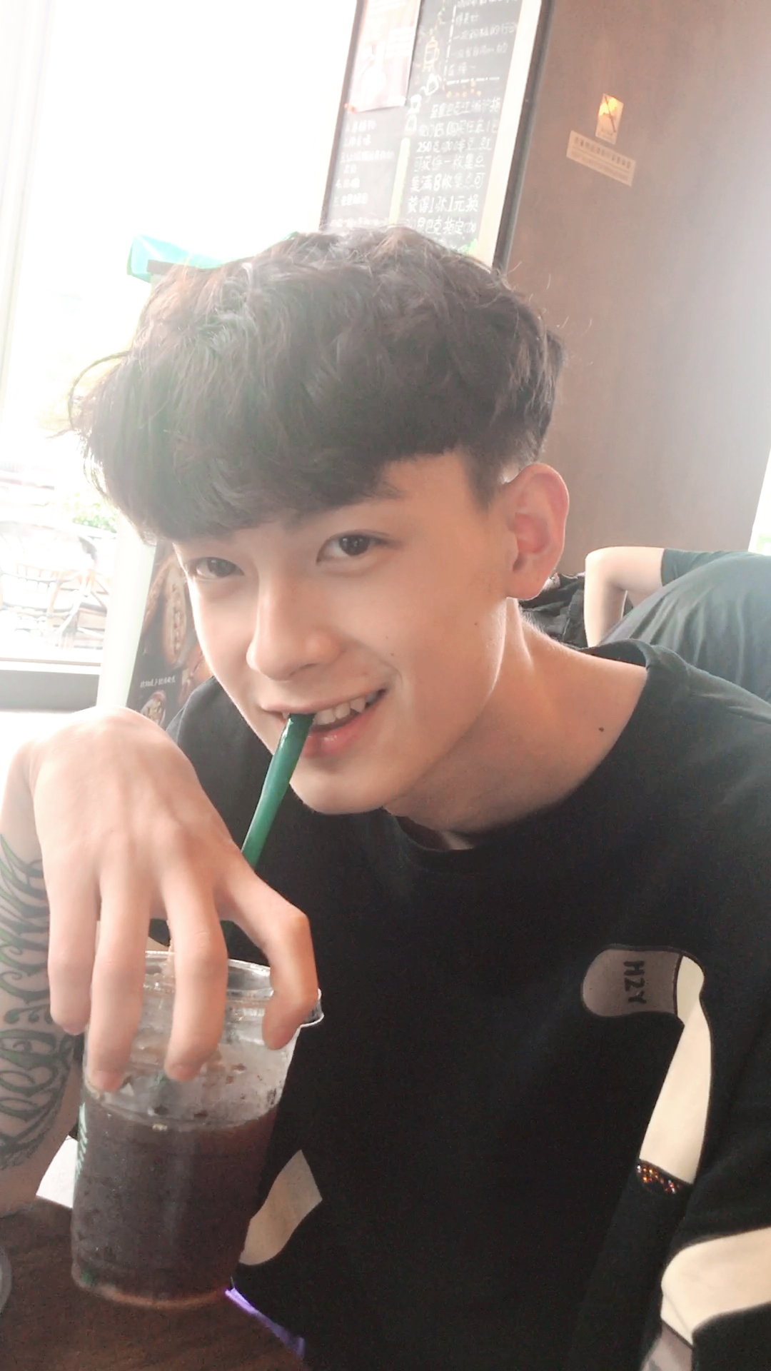 长了一张初恋脸的男孩子 感觉我好像恋爱了