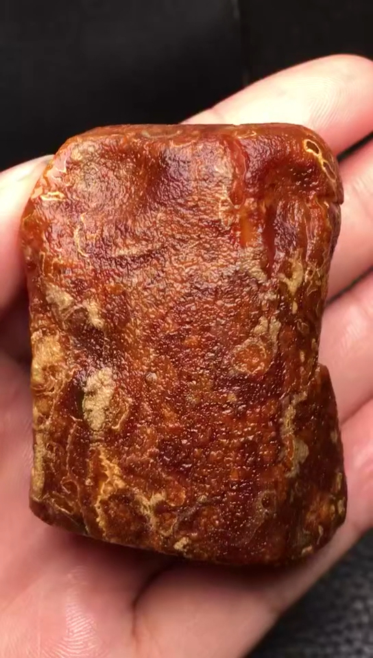 精挑花蜡原石,规整饱满,蜡质浓郁,皮纹妖娆,越盘花纹越清晰漂亮