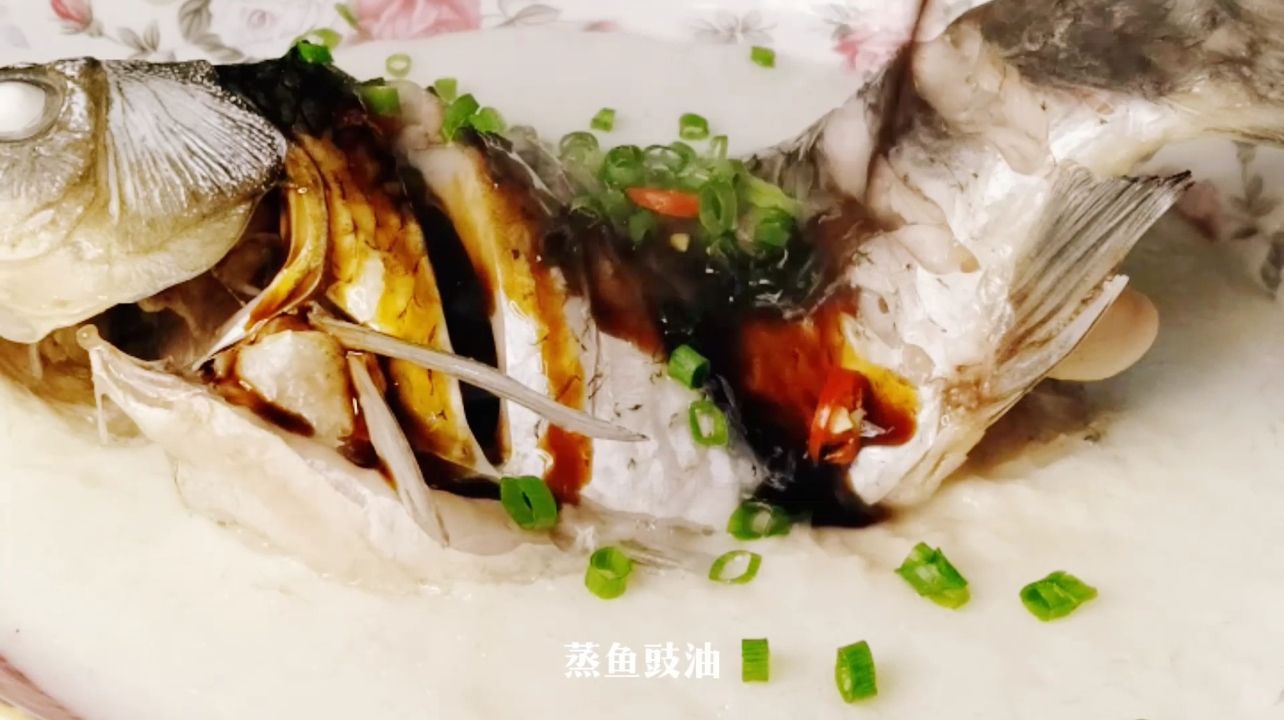 味道鲜嫩,入口即溶,芙蓉鲫鱼