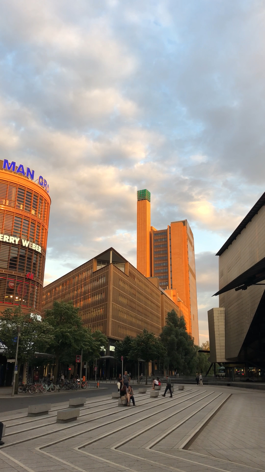 柏林,夕阳下的波茨坦广场.7815