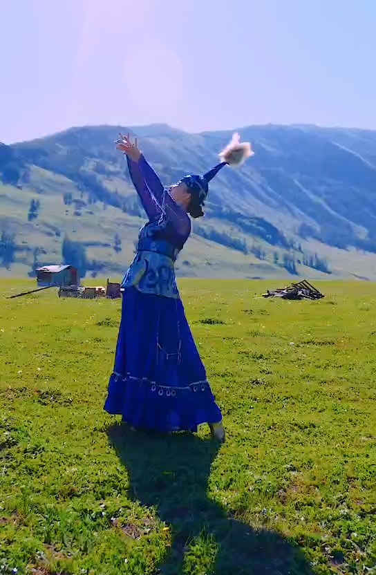 与世隔绝的图瓦族村落,禾木草原上的哈萨克族美女.