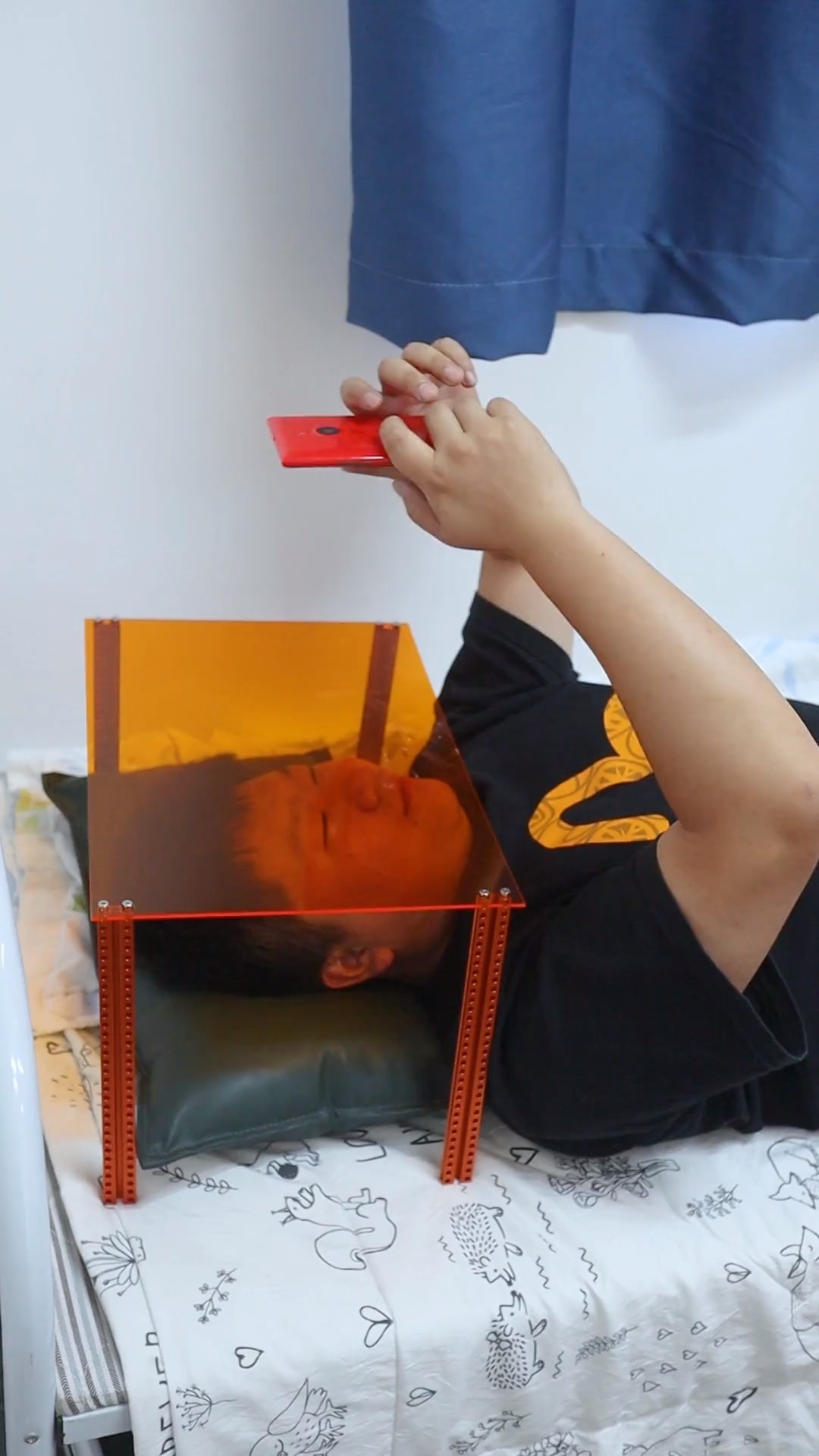 躺着玩手机防砸脸神器#手工diy #搞笑