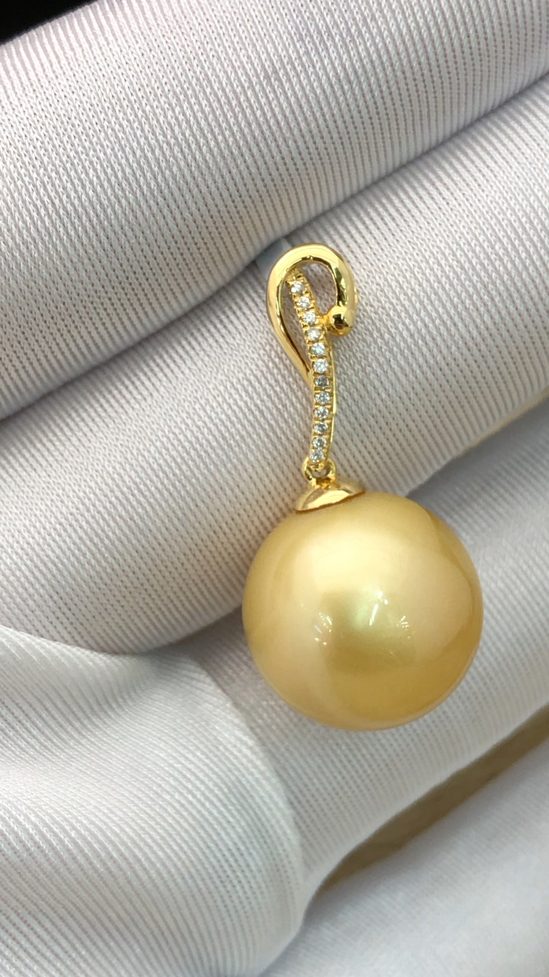 天然海水珍珠18k金镶嵌南非钻石