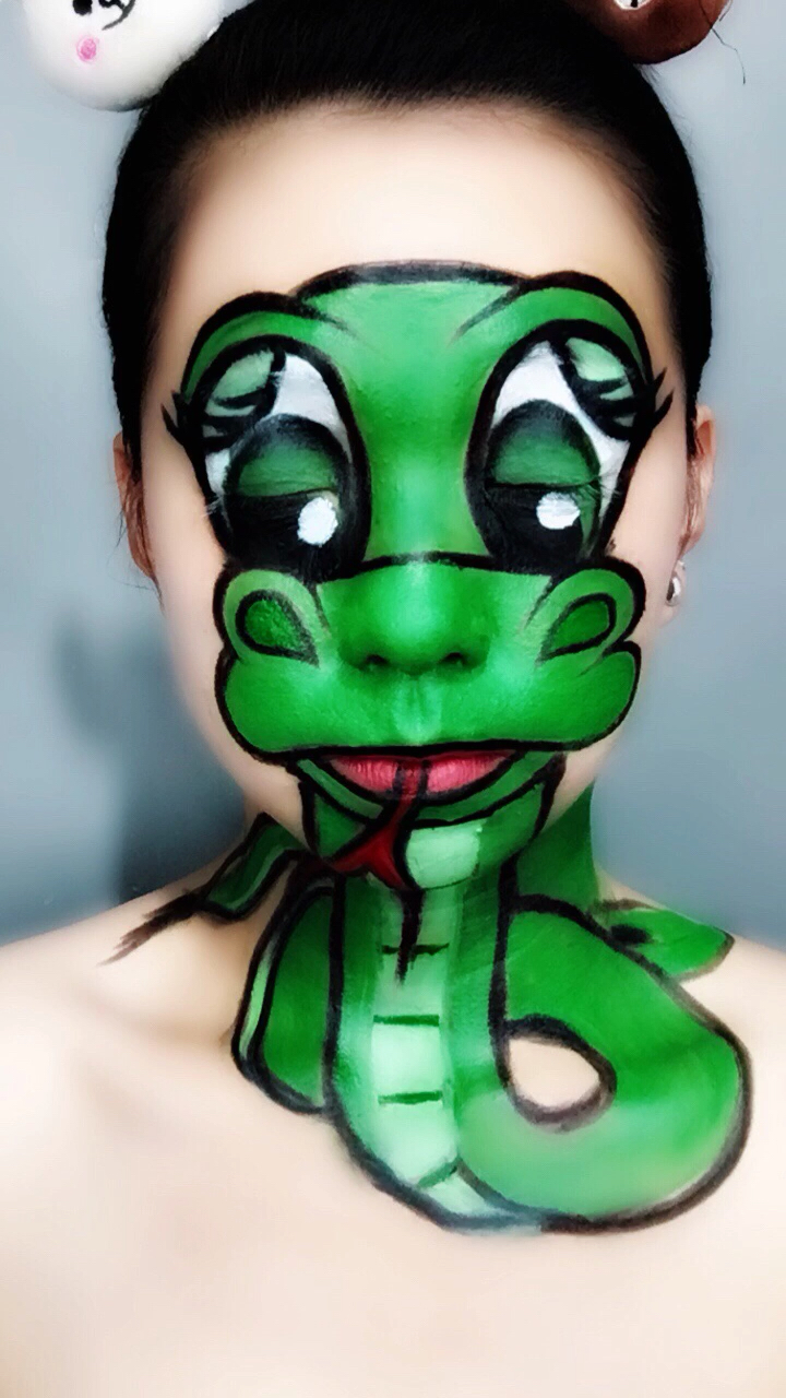 手绘卡通版十二生肖 辰龙妆