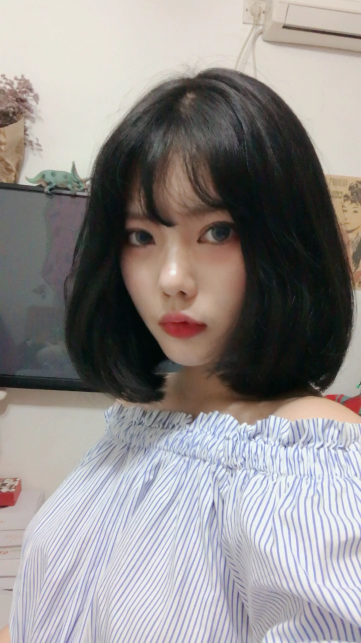 我好喜欢这个女声!赞赞～给我点个赞吧呜呜呜呜呜