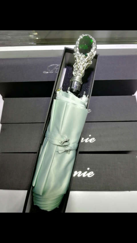 rainie雷尼,绿宝石银色伞头, 绿色贡缎渐变伞面三折伞